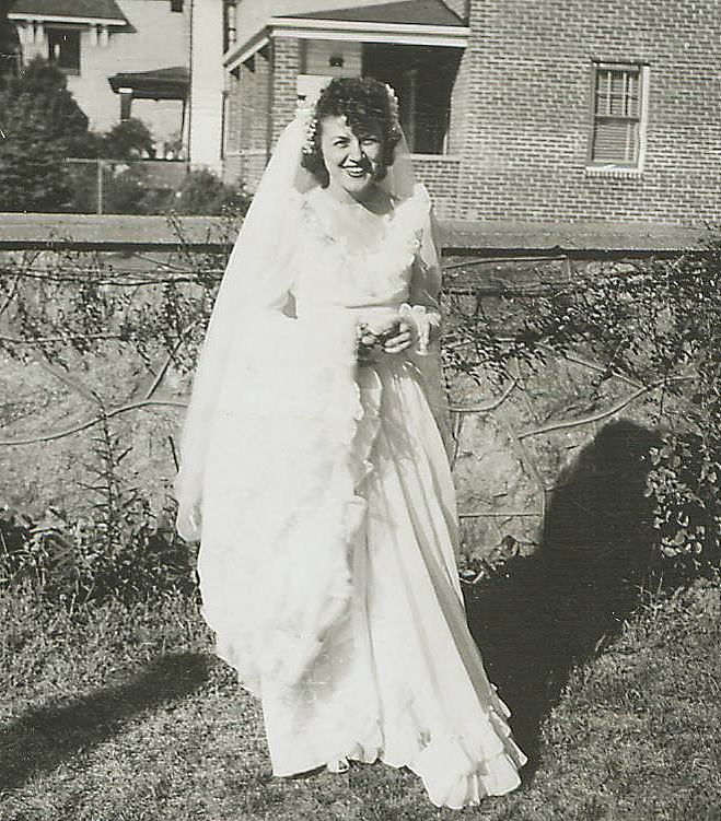 Vintage 1930s Long Veil with Crown — Miranda's Vintage Bridal