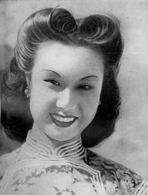 victory roll vintage hairstyle 1940s