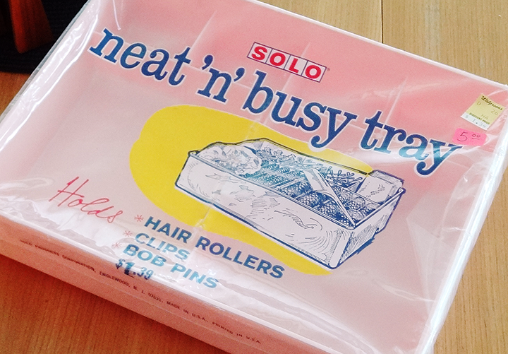 NeatnBusy-vintage-hair-roller-tray