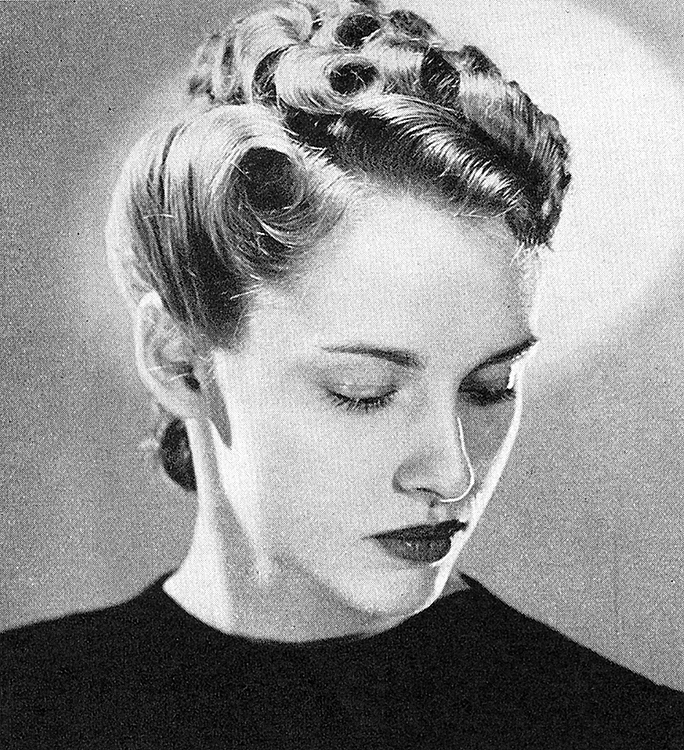 victory roll hairstyle