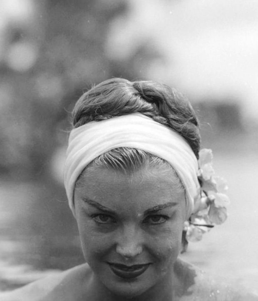 esther-williams-swimming-hairstyle-headband