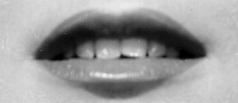 1930s lipstick shape